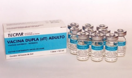 Vacina dT (dupla adulto): é uma composição combinada que previne contra a difteria e o tétano acidental. Indicada para pessoas a partir de 7 anos de idade. por Reprodução