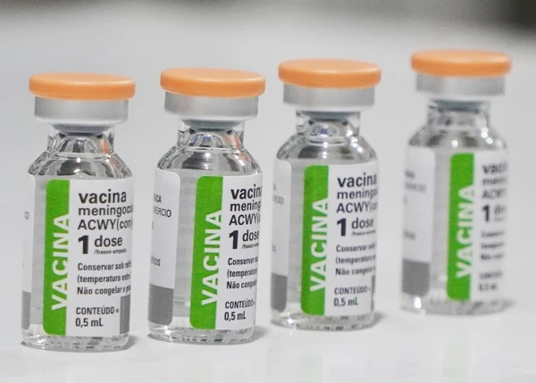 Vacina Meningocócica ACWY:  protege contra a doença meningocócica causada pelos sorogrupos A,C,W e Y. por Reprodução