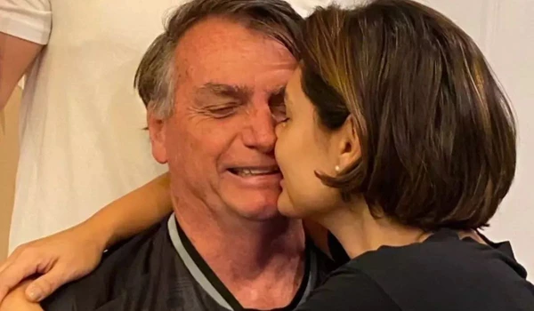 Jair e Michelle Bolsonaro por Reprodução