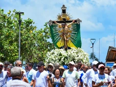 Imagem - Imagem do Senhor do Bonfim é conduzida em procissão marítima neste domingo (11); veja fotos