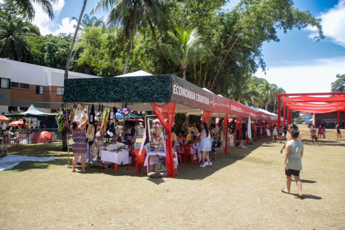 Festival do Parque também contou com feira, stands de comida e praça de alimentação por Arisson Marinho/CORREIO