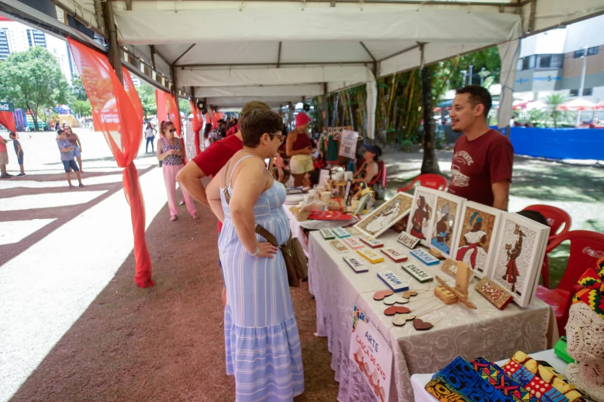 Festival do Parque também contou com feira, stands de comida e praça de alimentação por Arisson Marinho/CORREIO
