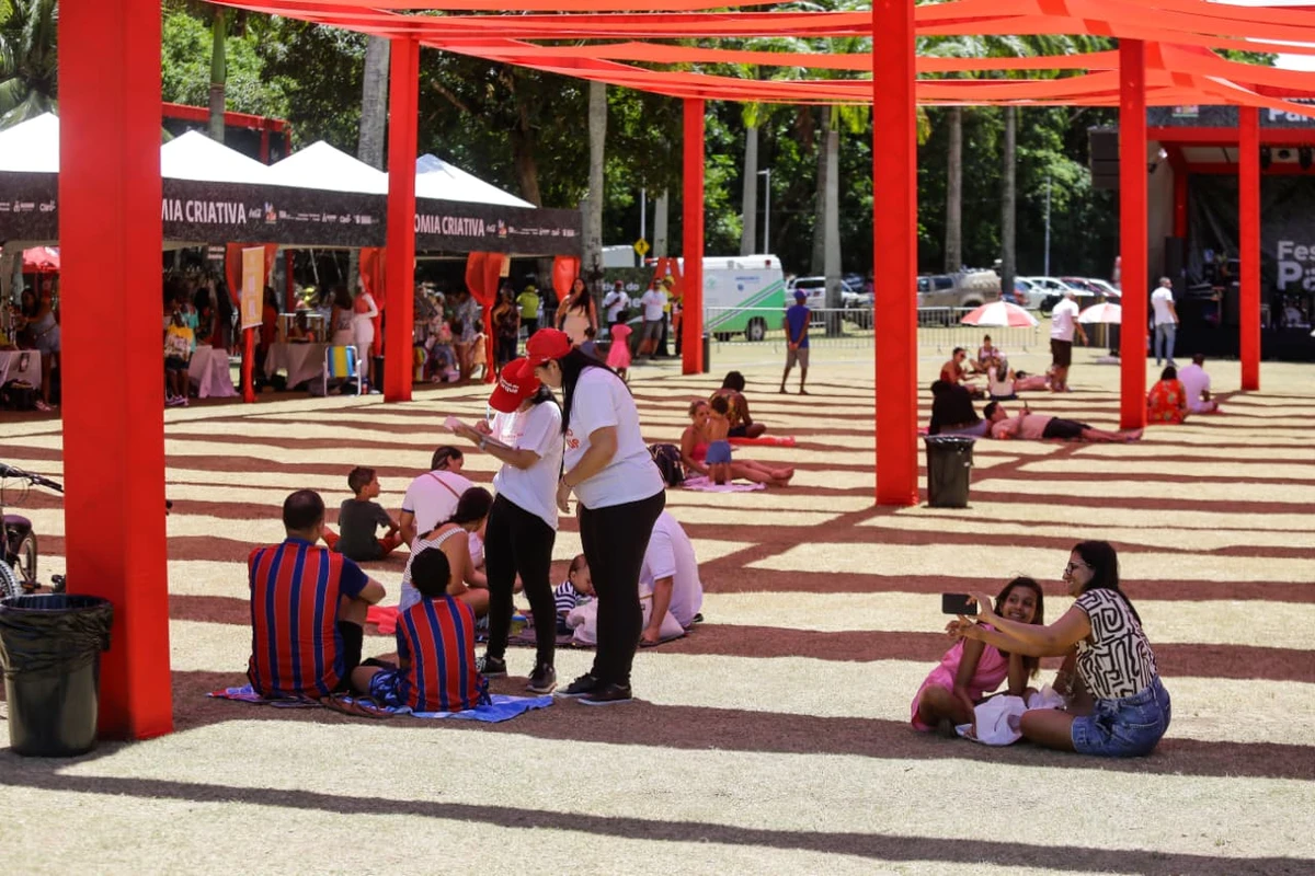 Festival do Parque também contou com feira, stands de comida e praça de alimentação por Arisson Marinho/CORREIO