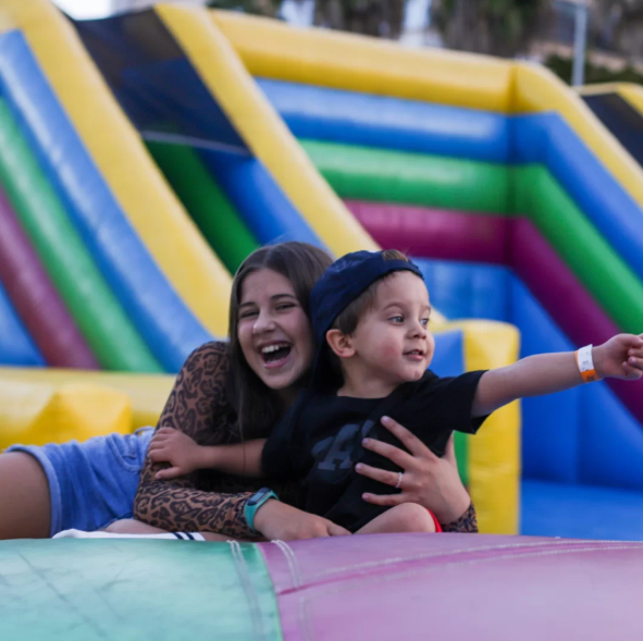 Jump Around, o maior parque de castelo inflável da América Latina chega a Salvador por Divulgação