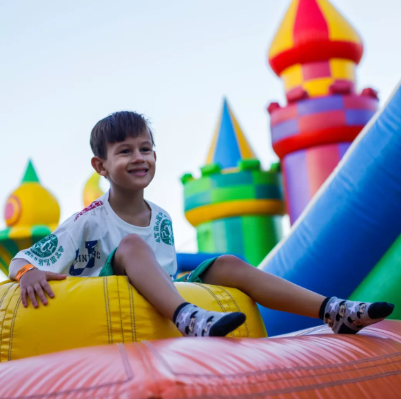Jump Around, o maior parque de castelo inflável da América Latina chega a Salvador por Divulgação