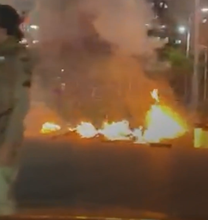 Protesto de moradores contra ação da PM na Federação, onde idoso foi morto por Reprodução