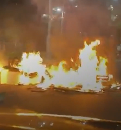 Protesto de moradores contra ação da PM na Federação, onde idoso foi morto por Reprodução