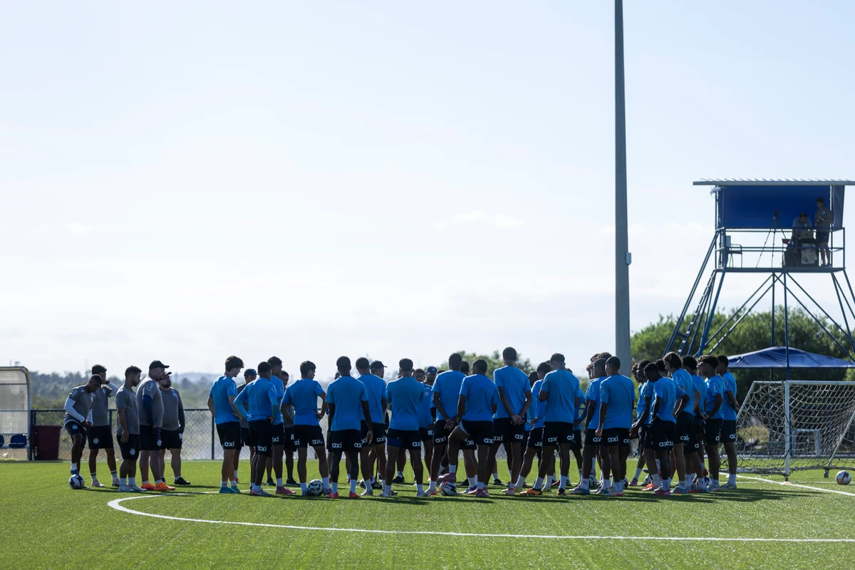 Atletas da base do Bahia ganham bolsas de estudo em escola com metodologia voltada para jogadores de alto rendimento