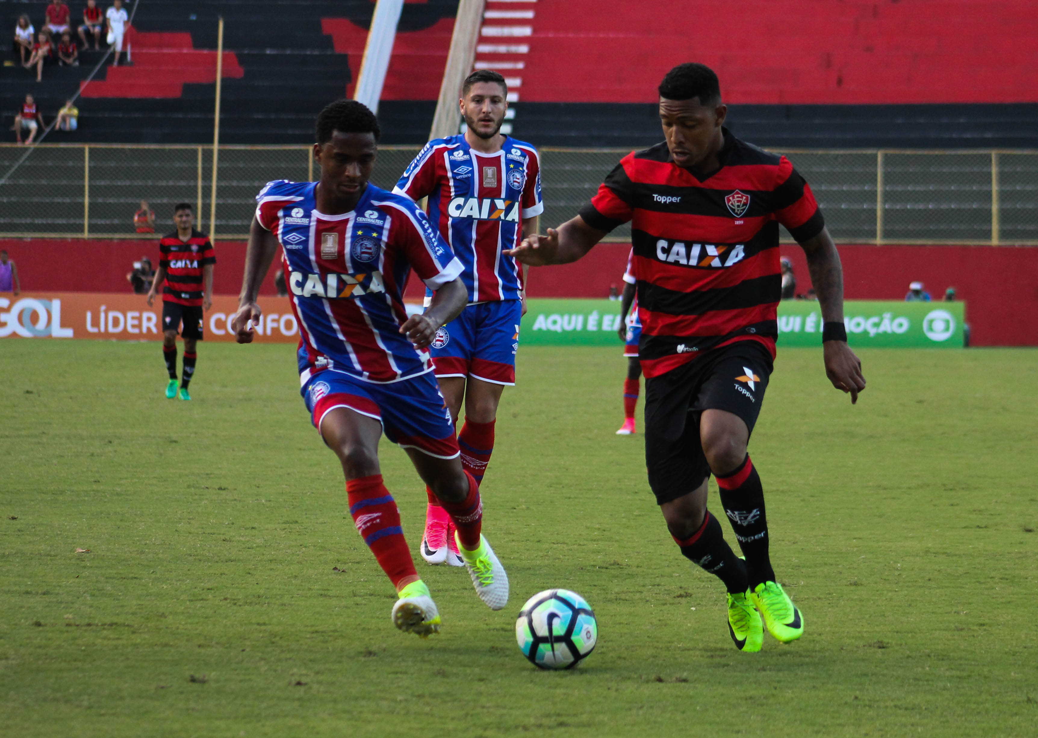 David em ação pelo Vitória por Mauricia da Matta/EC Vitória