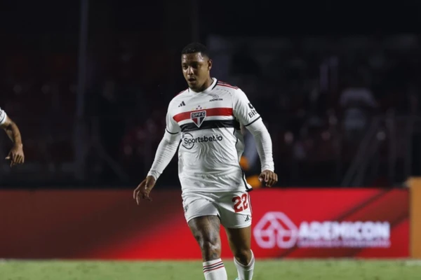 David com a camisa do São Paulo  por Rubens Chiri/São Paulo 