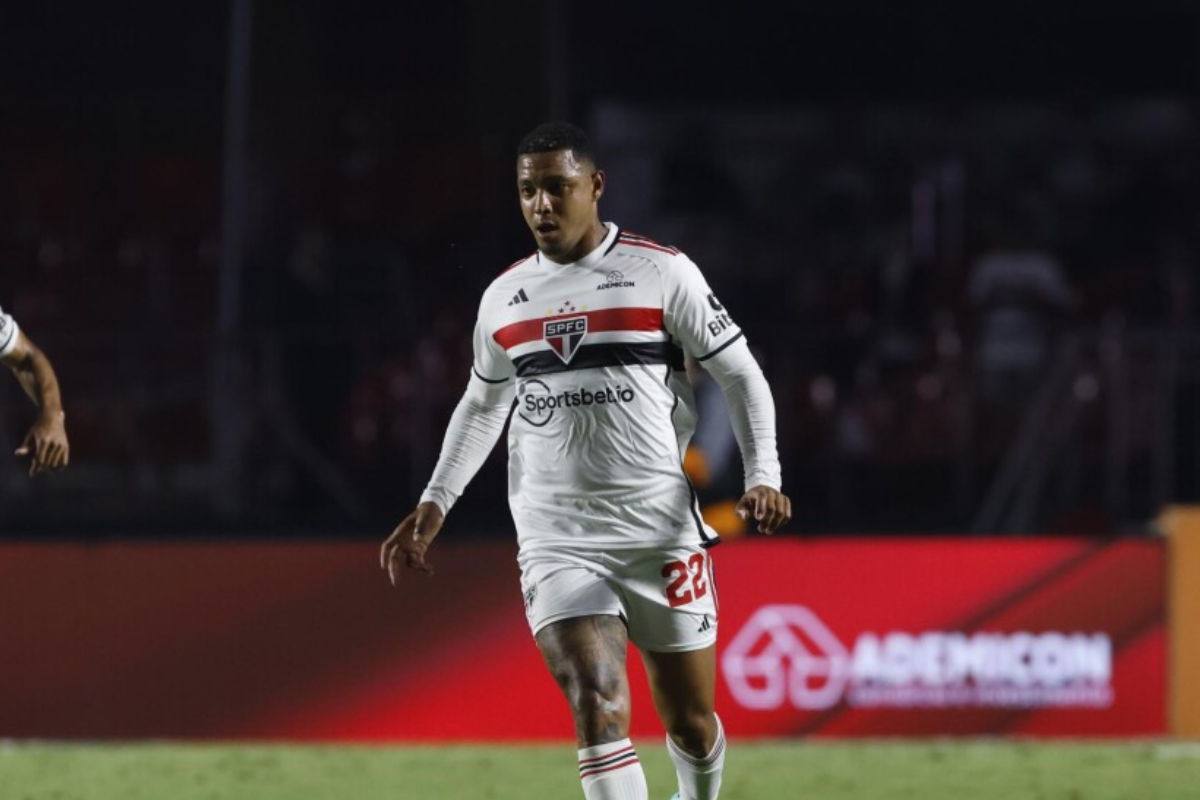 David com a camisa do São Paulo  por Rubens Chiri/São Paulo 