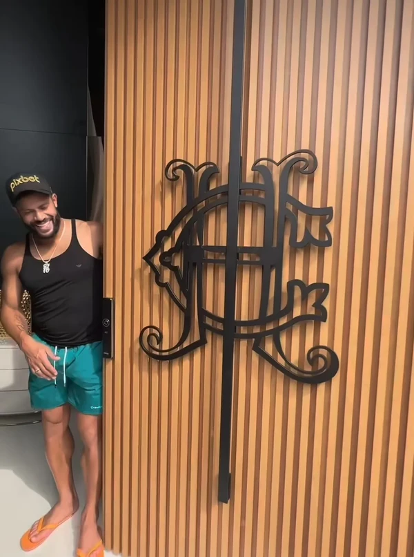 Detalhes da casa de Hulk por Reprodução