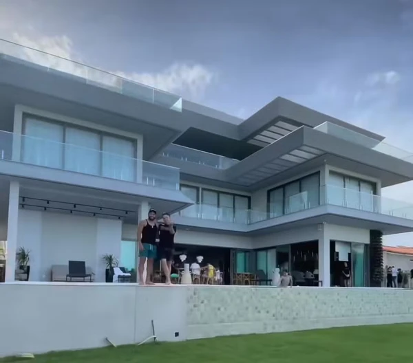 Detalhes da casa de Hulk por Reprodução