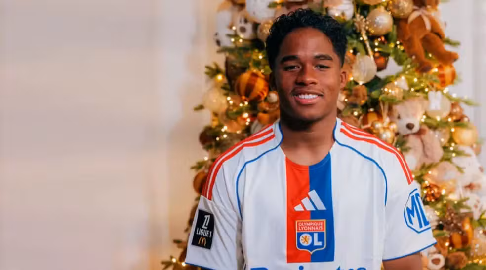 Endrick agora joga no Lyon por Divulgação