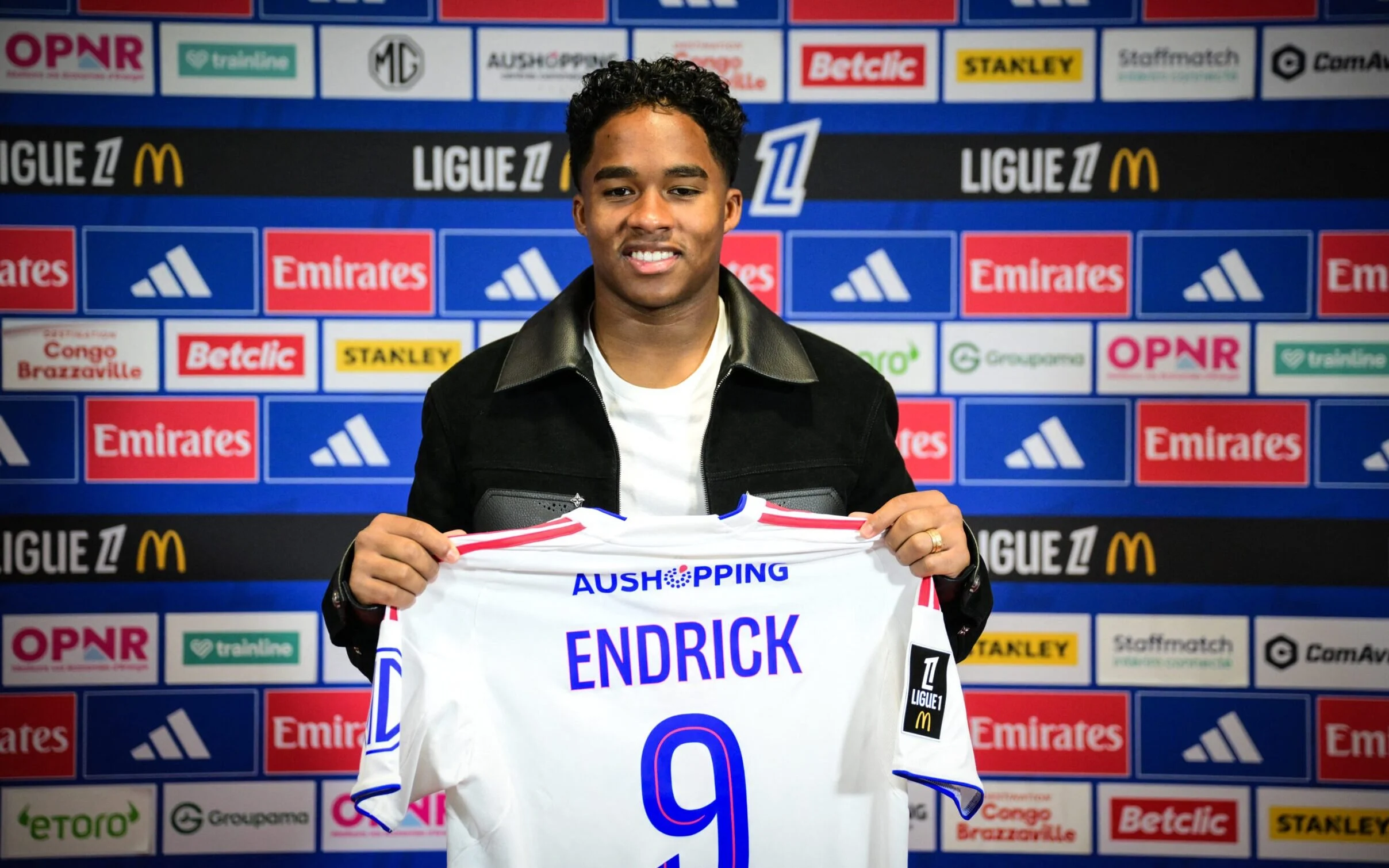 Endrick agora joga no Lyon por Divulgação