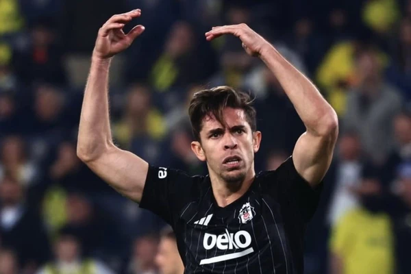 Gabriel Paulista com a camisa do Besikitas  por Divulgação