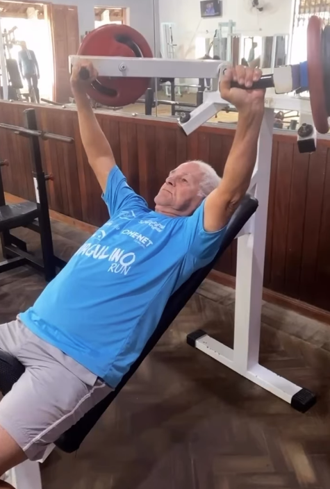 Júlio Amorim já praticava exercícios  por Reprodução