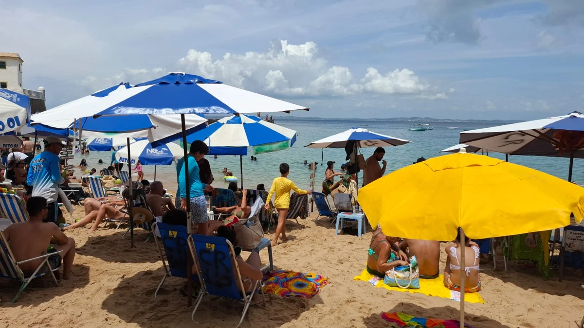 Praia do Porto da Barra  por Nauan Sacramento/CORREIO 