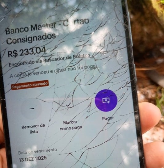 Professora tem recebido faturas de cartão de crédito que nunca chegou a ter por Reprodução