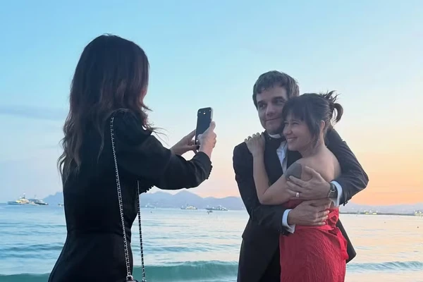 Wagner Moura e a esposa, Sandra Delgado por Reprodução