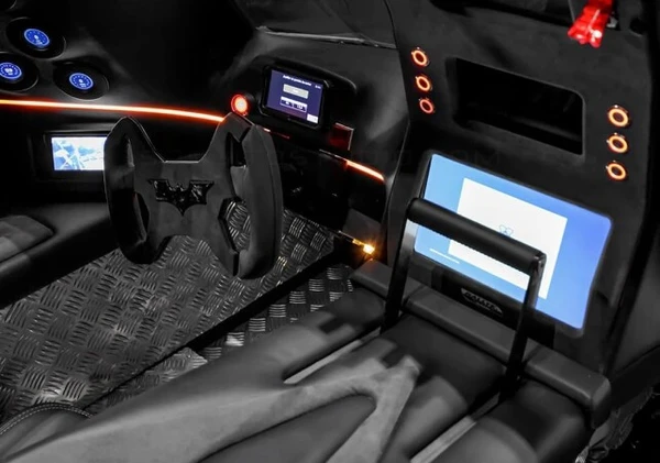 Batmóvel de Neymar por Reprodução