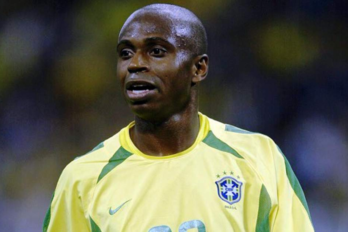 Edílson Capetinha pela Seleção na Copa de 2002 por Divulgação