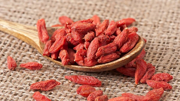 Entenda como os antioxidantes dessa fruta asiática podem transformar seu corpo