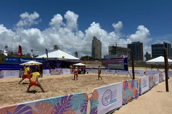 Verão Pé na Areia esquenta a orla de Salvador com esporte, música e bem-estar