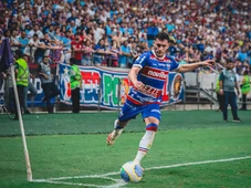 Imagem - Vitória se aproxima da contratação de volante argentino Emmanuel Martínez