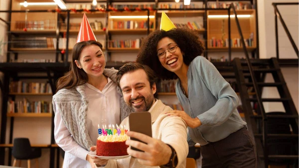 A melodia do Parabéns a você esconde um passado pedagógico que vai surpreender toda a sua família