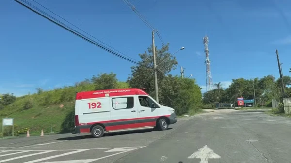 Ambulâncai deixando parque por Reprodução