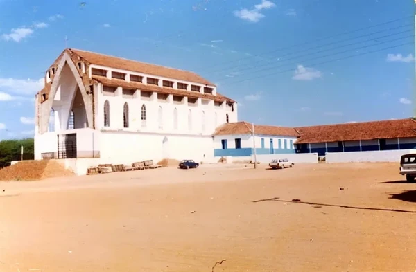 Igreja Sagrada Coração de Jesus em construção  por Prefeitura Municipal de Petrolândia / Reprodução