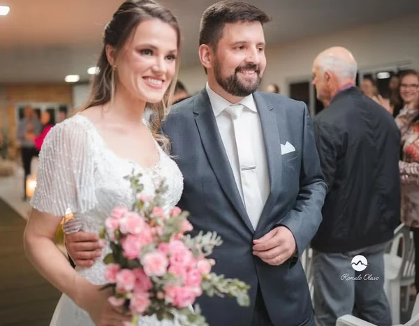 Bruna Tavares com o marido por Reprodução