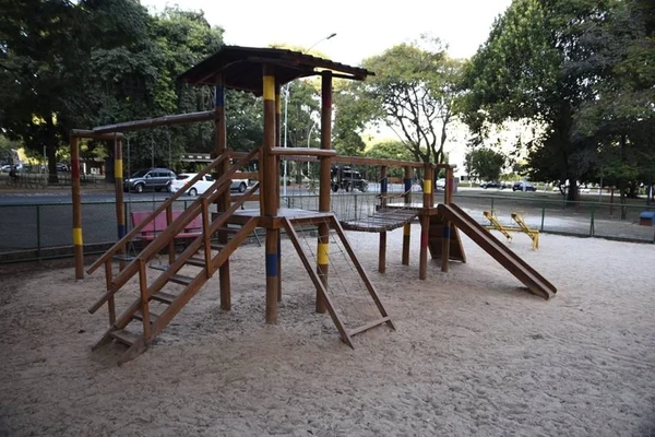 Criança escalpelada ao brincar em parquinho será indenizada em R$ 350 mil