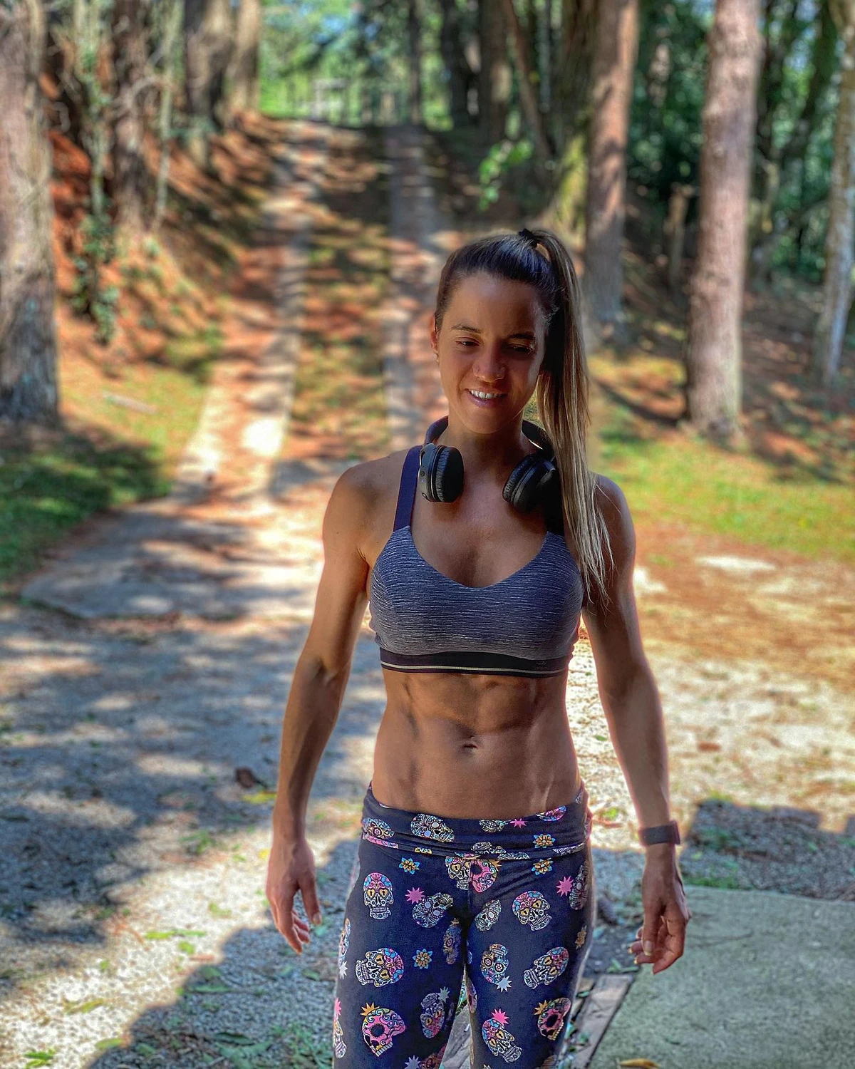 Influenciadora e nutricionista, Flávia Bueno é internada na UTI em estado grave após mergulho em praia por Reprodução/Redes Sociais 