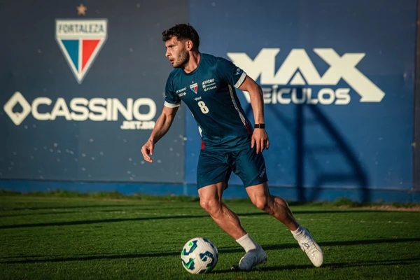 Vitória negocia contratação do volante Emmanuel Martínez, do Fortaleza por Mateus Lotif/Fortaleza