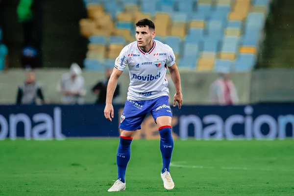 Vitória negocia contratação do volante Emmanuel Martínez, do Fortaleza por Mateus Lotif/Fortaleza