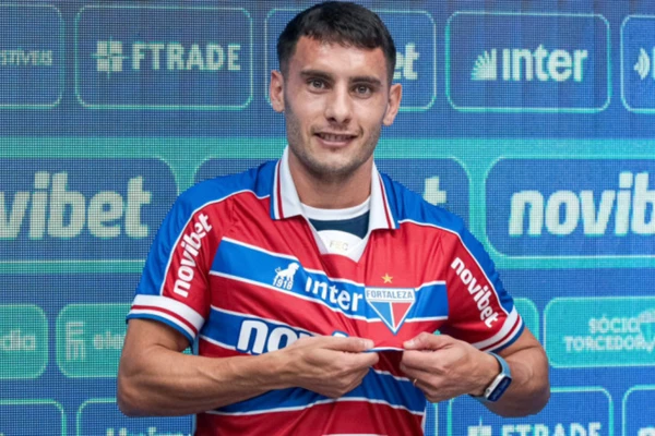 Vitória negocia contratação do volante Emmanuel Martínez, do Fortaleza por Mateus Lotif/Fortaleza