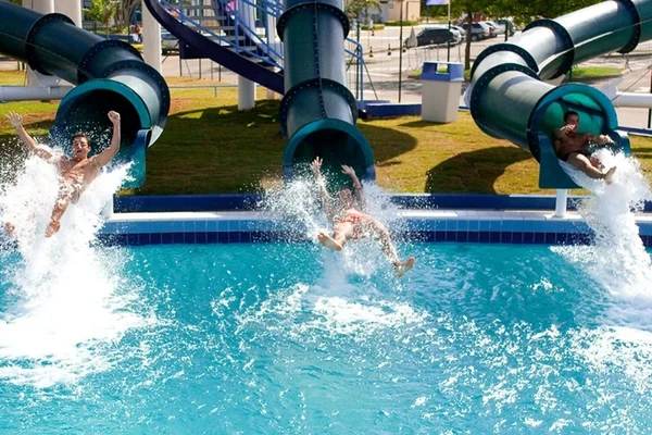 Wet’n Wild por Reprodução