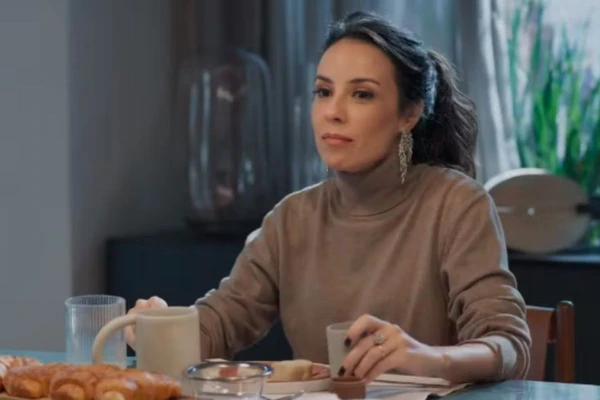 Zenilda tem conversa franca com Lorena em 'Três Graças'