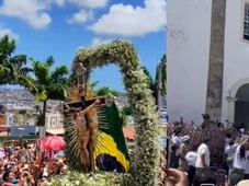 Imagem - Imagem do Senhor do Bonfim chega à Colina Sagrada após cinco horas de percurso