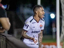 Imagem - Vitória não terá lucro com a saída de Lucas Esteves para o futebol mexicano; entenda o motivo