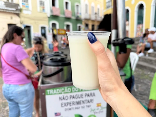 “É a bebida do verão”: suco com receita secreta faz sucesso e atrai turistas em Salvador por auto-upload
