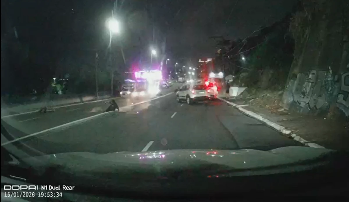 Dois homens morrem após troca de tiros na Avenida Contorno por Reprodução