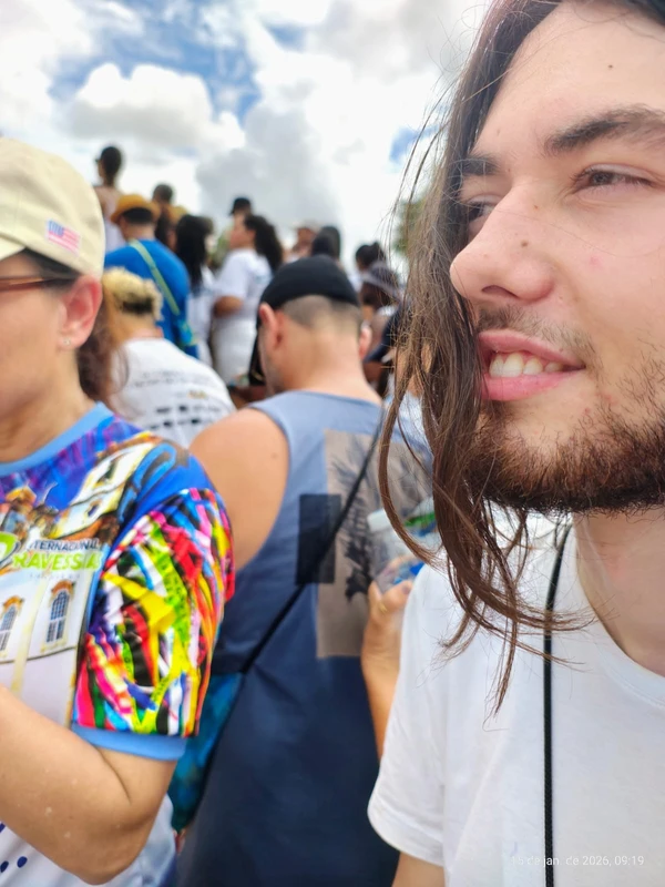 Estudantede filosofia, Yatan Zambiazzi Civinkski participa pela segunda vez da Lavagem do Bonfim, mais pela experiência de atravessar a cidade por novos caminhos, observar percursos e frequentar uma “outra Salvador” por Flavia Azevedo