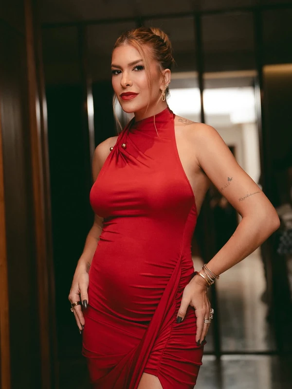 Lore Improta está grávida do segundo filho com Léo Santana por Reprodução/Instagram