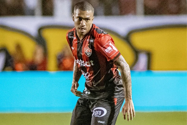 Lucas Esteves em ação pelo Vitória  por Victor Ferreira/EC Vitória