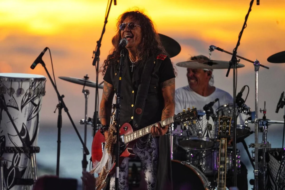 Luiz Caldas cantará clássicos de todas as fases da carreira