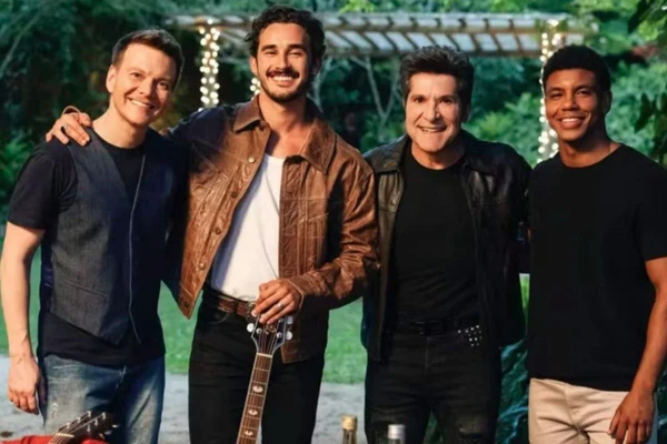 Michel Teló, Filipe Bragança, Daniel e Lucas Wickhaus durante gravação de 'Coração Acelerado'