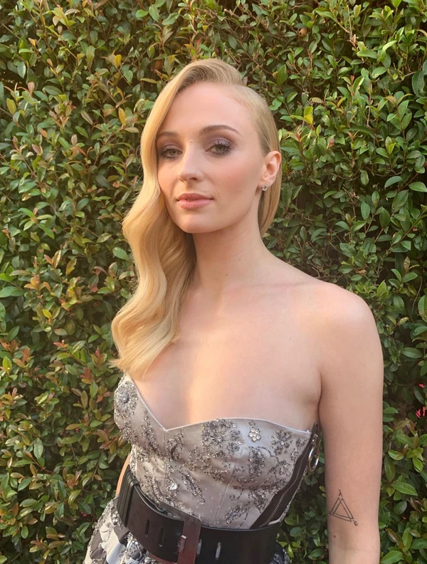 Sophie Turner  por Reprodução/Redes Sociais 